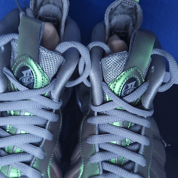 NIKE AIR FOAMPOSITE ONE DARK STUCCO/BLACK SIZE WOMEN'S 8.5 [AA3963-001] - Picture 2 of 12